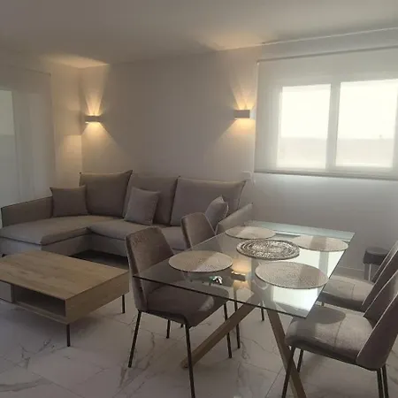 Punta Prima Br3 Deluxe Apartment *